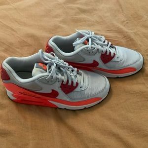 Nike Air Max 90 Essential Pure Platinum Total Crimson